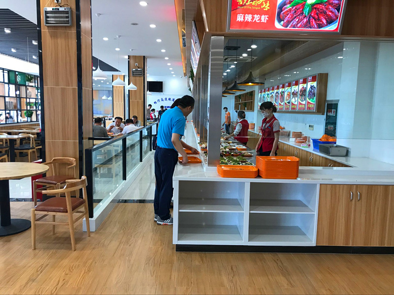 南京東廬山服務(wù)區(qū)智慧餐廳使用現(xiàn)場