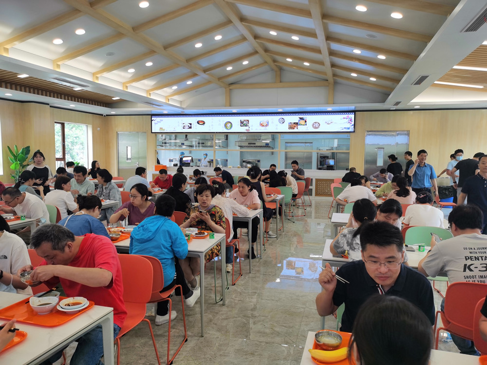 新藍(lán)云智慧食堂現(xiàn)場.jpg